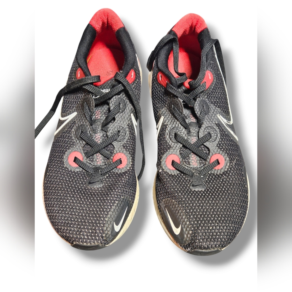 Nike Renew Run Black and Red Athletic Shoes, Size 10 - Picture 2 of 6